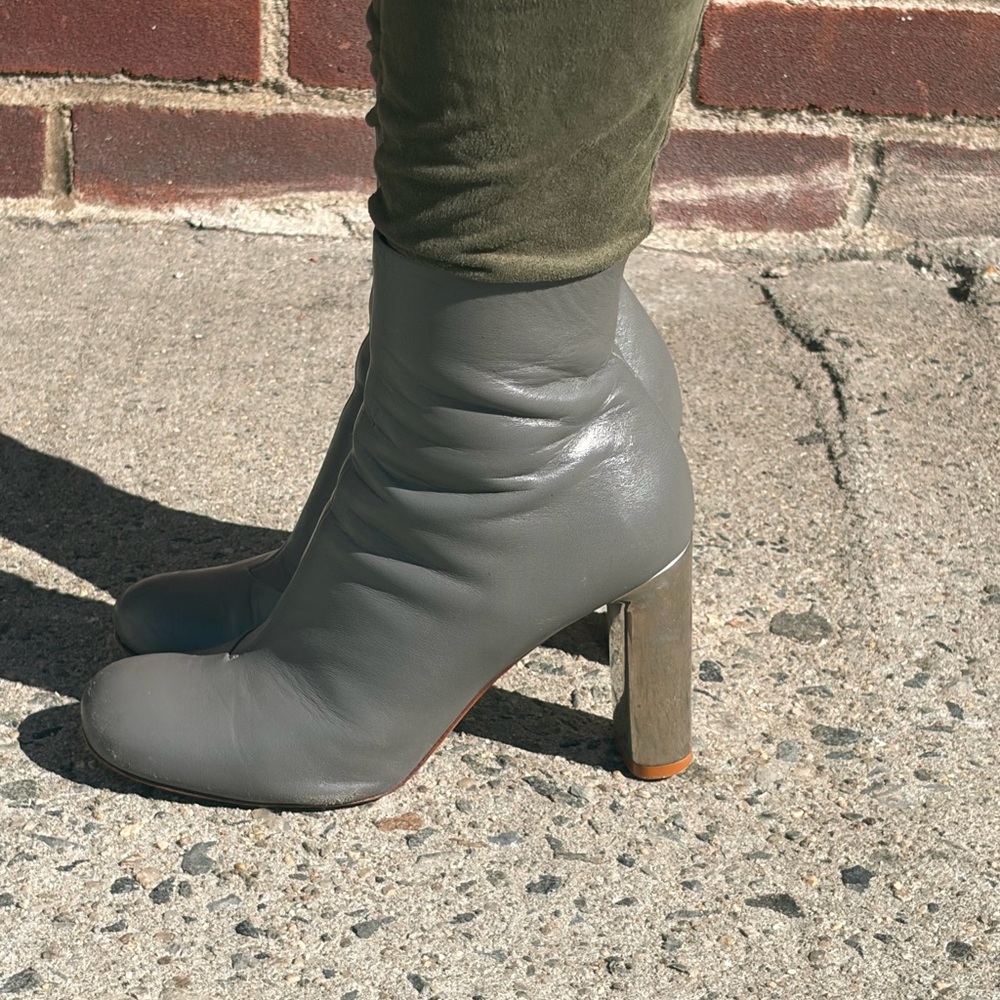 Celine Gray Leather Boots comfortable fit for any occasion - Picture 15 of 15